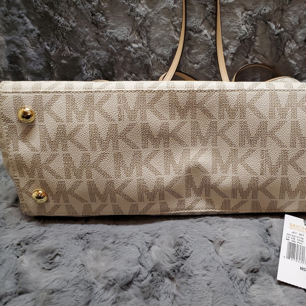 Michael Kors Purse - Picture 5 of 7